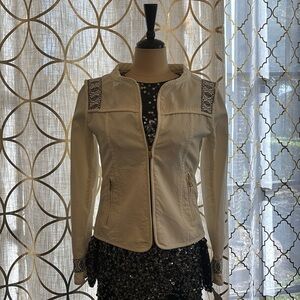 ZARA Women’s long sleeves cream coatJacket US M